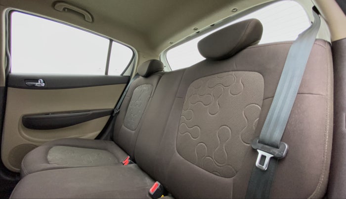 2010 Hyundai i20 SPORTZ 1.2 O, Petrol, Manual, 60,127 km, Right Side Rear Door Cabin