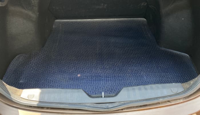 2017 Maruti Ciaz ZXI+, Petrol, Manual, 96,563 km, Boot Inside
