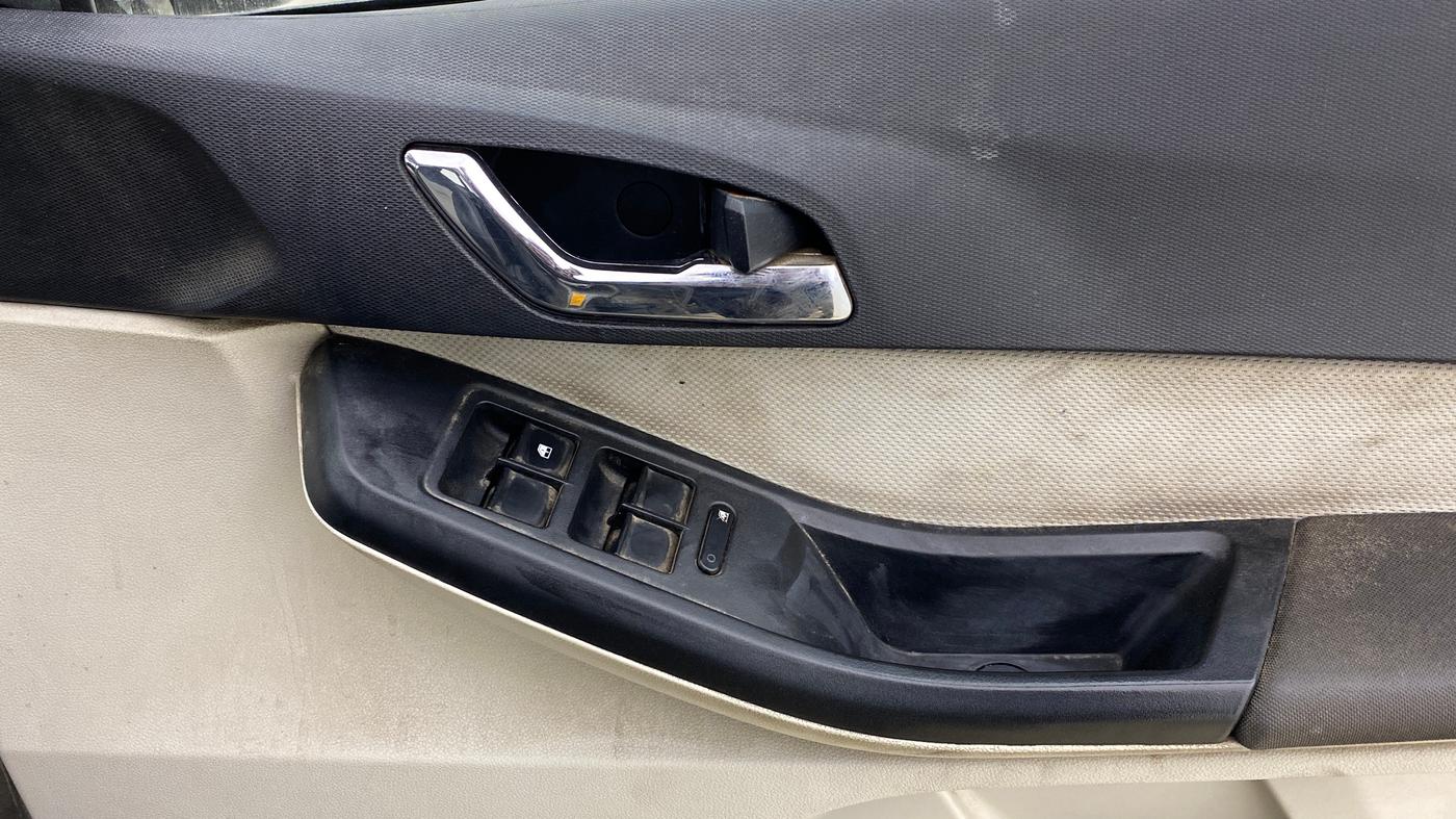 2023 Tata TIGOR XZ PLUS CNG, CNG, Manual, 1,09,067 km, Driver Side Door Panels Control