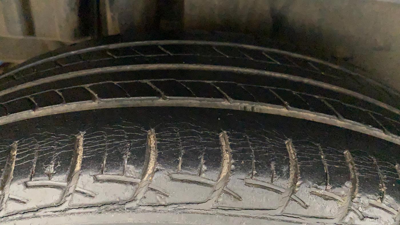 2016 Maruti Swift ZXI, Petrol, Manual, 67,415 km, Right Rear Tyre Tread