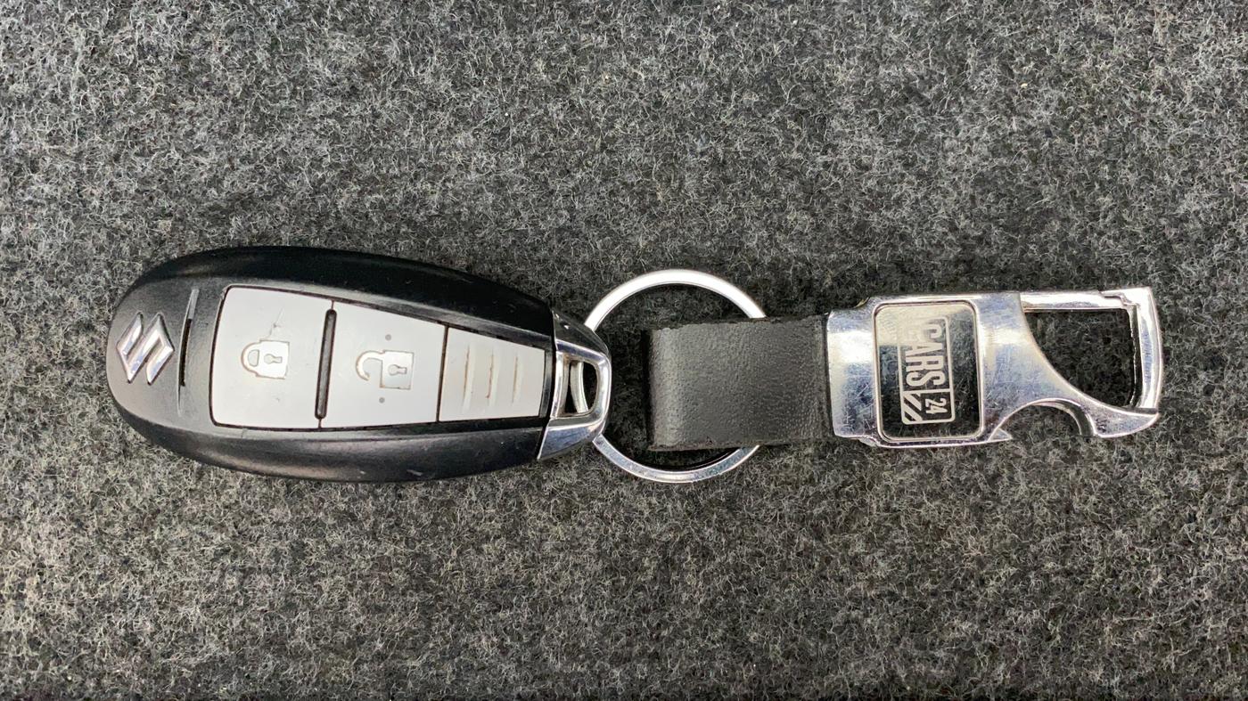 2016 Maruti Swift ZXI, Petrol, Manual, 67,415 km, Key Close Up