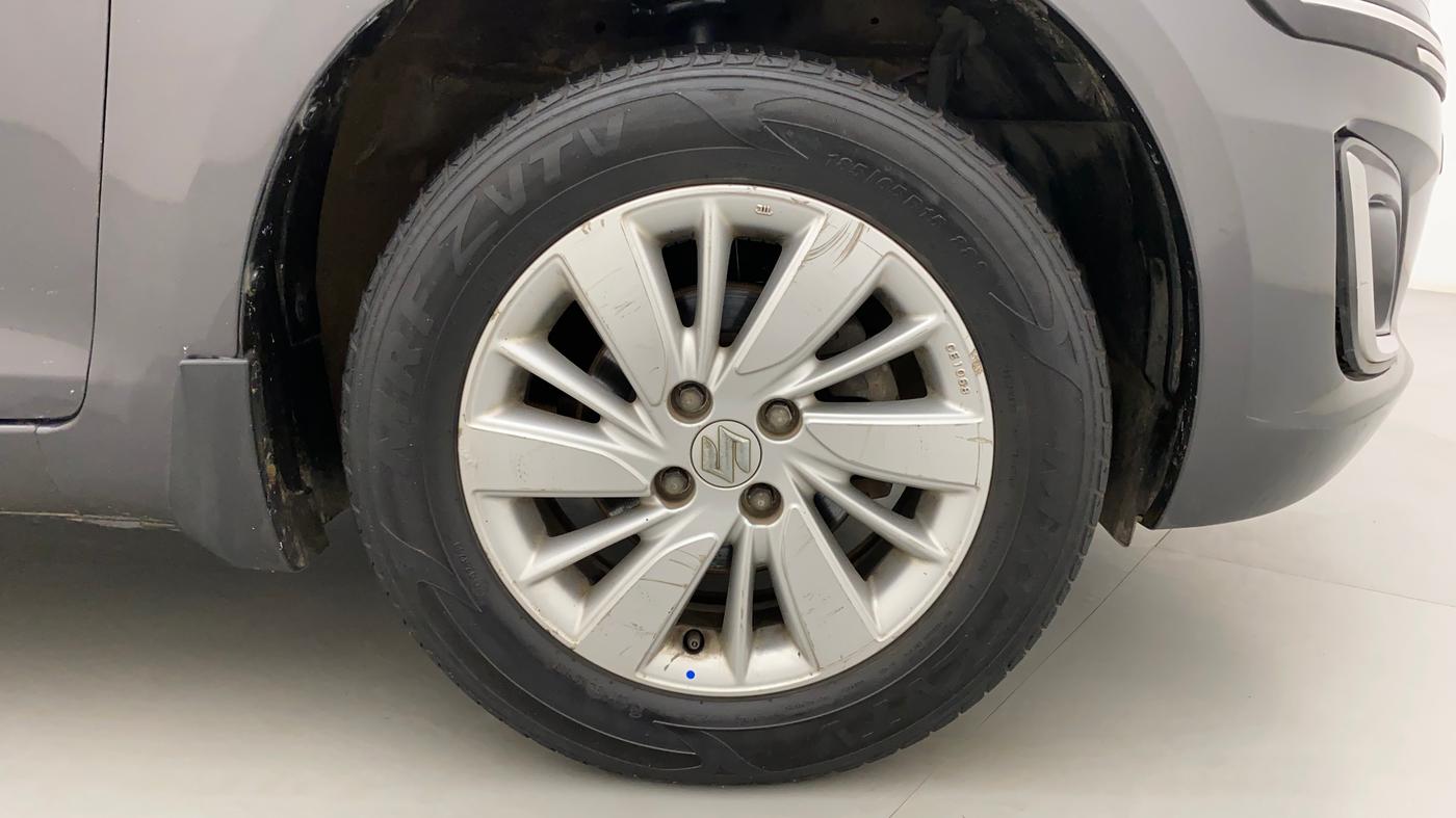 2016 Maruti Swift ZXI, Petrol, Manual, 67,415 km, Right Front Wheel