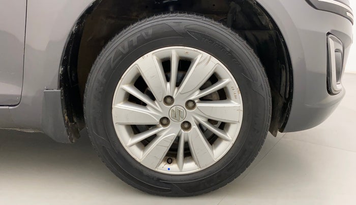 2016 Maruti Swift ZXI, Petrol, Manual, 67,415 km, Right Front Wheel