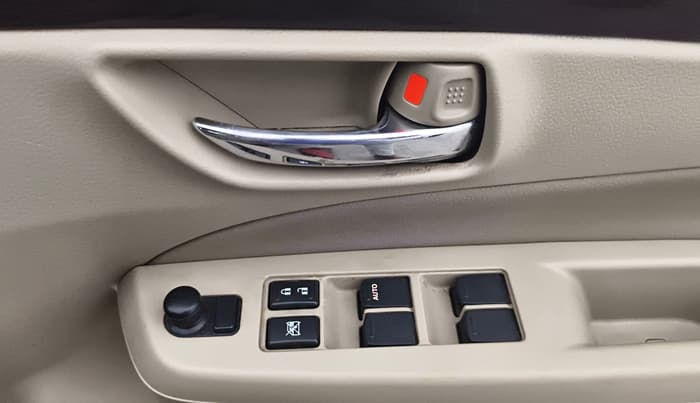 2017 Maruti Ciaz ALPHA  AT 1.4  PETROL, Petrol, Automatic, 94,064 km, Driver Side Door Panels Control