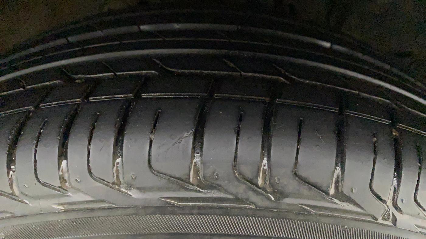 2017 Honda BR-V 1.5L I-VTEC V, Petrol, Manual, 1,04,034 km, Right Front Tyre Tread