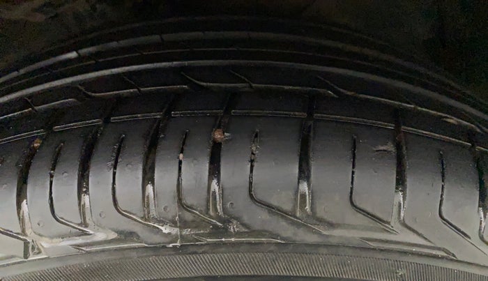 2017 Honda BR-V 1.5L I-VTEC V, Petrol, Manual, 1,04,034 km, Left Front Tyre Tread