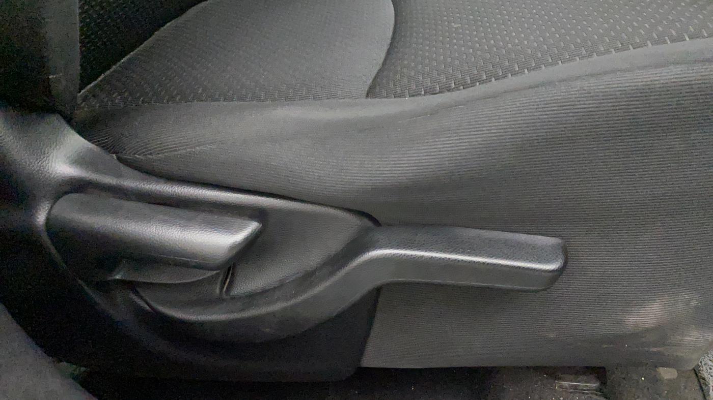 2017 Honda BR-V 1.5L I-VTEC V, Petrol, Manual, 1,04,034 km, Driver Side Adjustment Panel