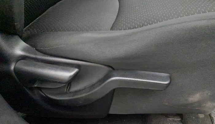 2017 Honda BR-V 1.5L I-VTEC V, Petrol, Manual, 1,04,034 km, Driver Side Adjustment Panel