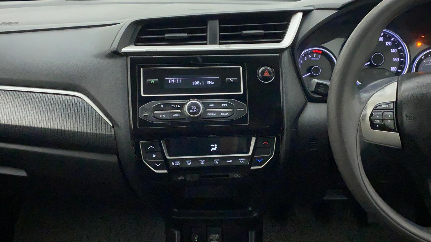 2017 Honda BR-V 1.5L I-VTEC V, Petrol, Manual, 1,04,034 km, Air Conditioner