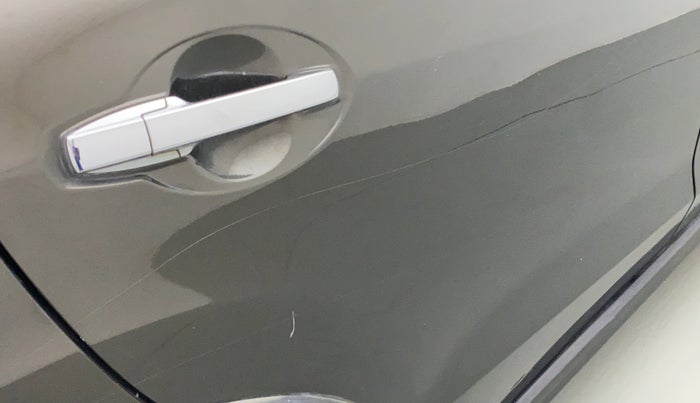 2017 Honda BR-V 1.5L I-VTEC V, Petrol, Manual, 1,04,034 km, Right rear door - Slightly dented