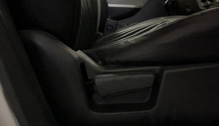 2016 Maruti Alto K10 VXI (O), Petrol, Manual, 47,556 km, Driver Side Adjustment Panel