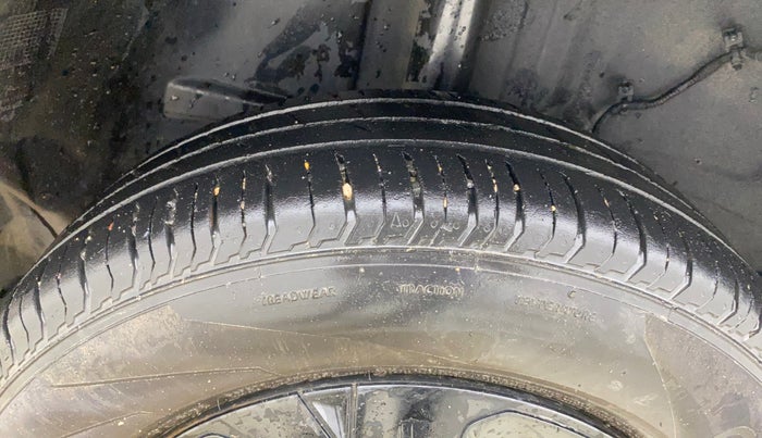 2022 Tata PUNCH ADVENTURE AMT, Petrol, Automatic, 70,590 km, Right Rear Tyre Tread