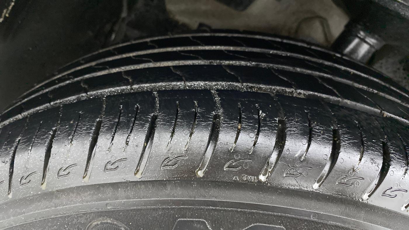 2016 Renault Duster 110 PS RXZ DIESEL, Diesel, Manual, 93,415 km, Left Front Tyre Tread