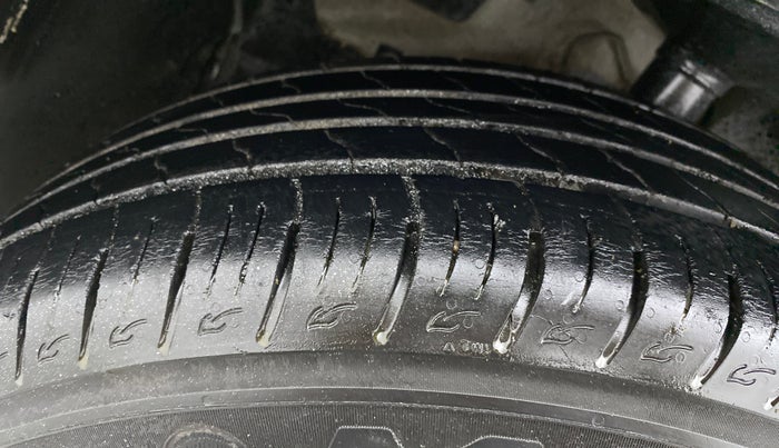 2016 Renault Duster 110 PS RXZ DIESEL, Diesel, Manual, 93,415 km, Left Front Tyre Tread