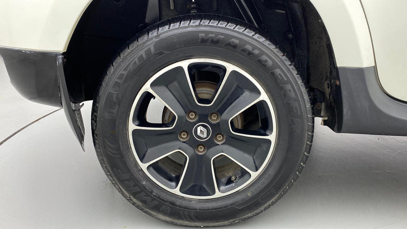 2016 Renault Duster 110 PS RXZ DIESEL, Diesel, Manual, 93,415 km, Right Rear Wheel