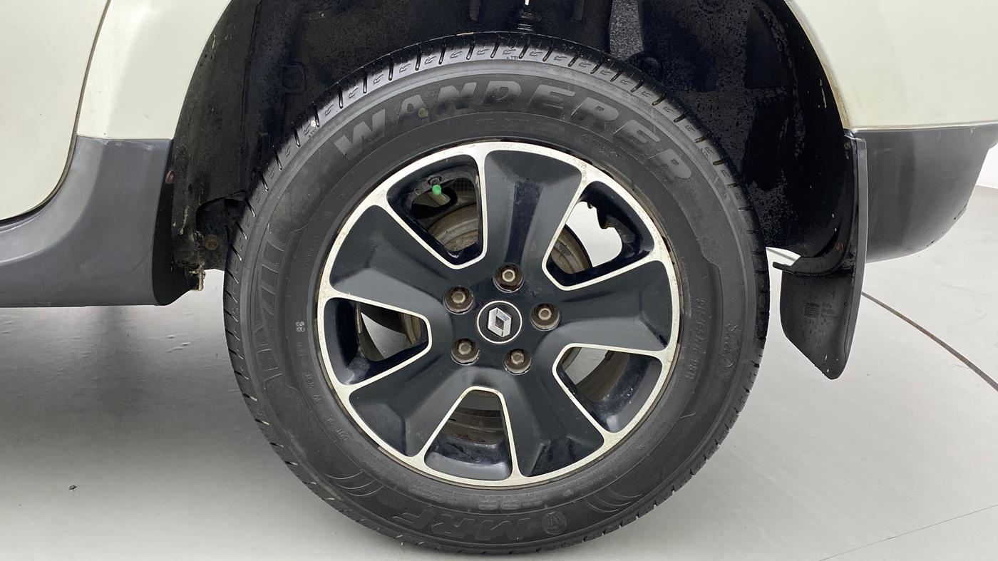 2016 Renault Duster 110 PS RXZ DIESEL, Diesel, Manual, 93,415 km, Left Rear Wheel