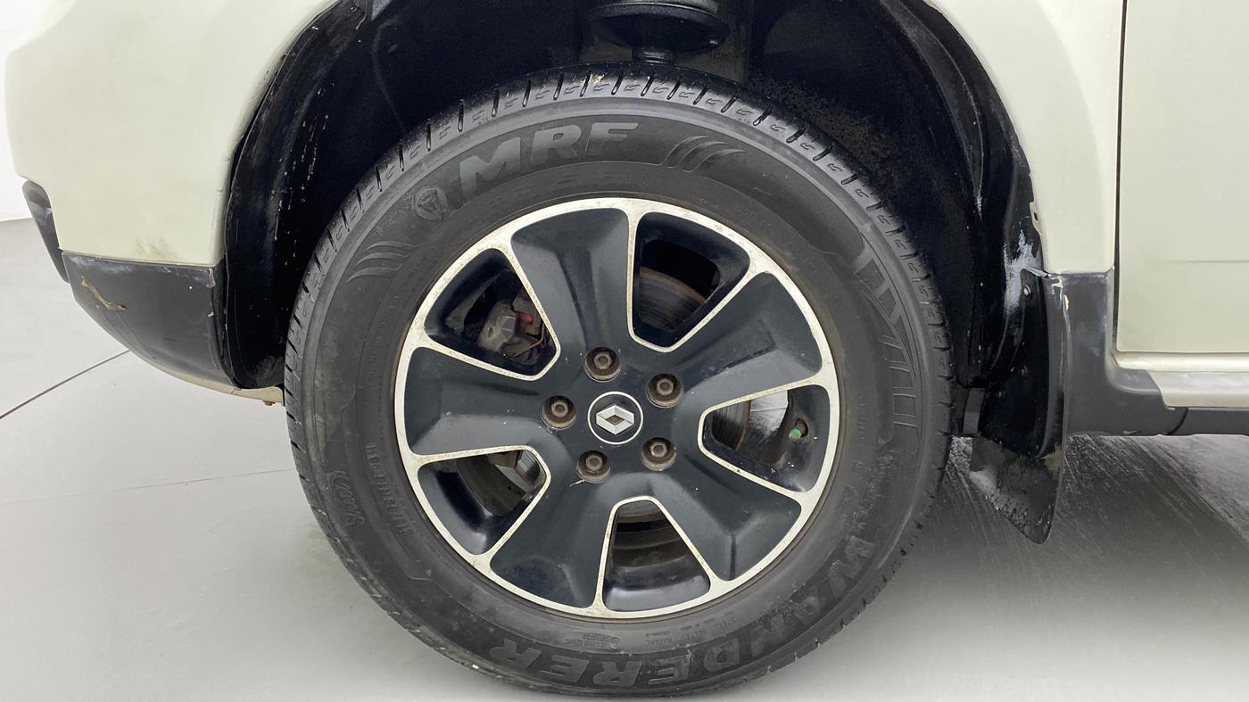 2016 Renault Duster 110 PS RXZ DIESEL, Diesel, Manual, 93,415 km, Left Front Wheel