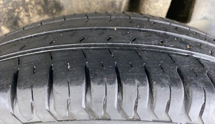 2017 Maruti Dzire VXI, Petrol, Manual, 31,901 km, Left Rear Tyre Tread