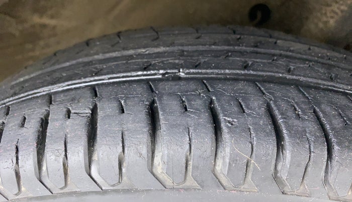 2017 Maruti Dzire VXI, Petrol, Manual, 31,901 km, Right Front Tyre Tread