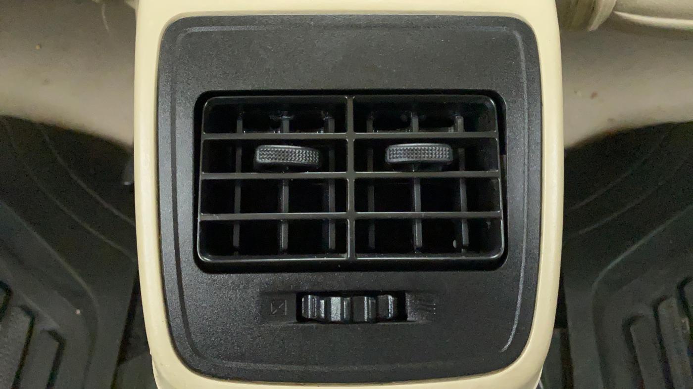 2017 Maruti Dzire VXI, Petrol, Manual, 31,901 km, Rear AC Vents