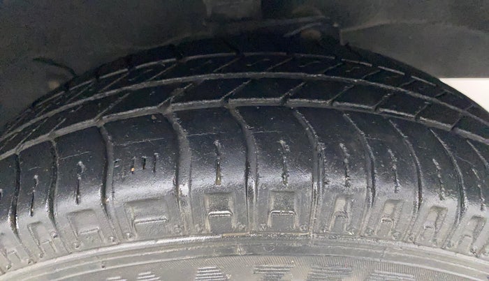 2018 Maruti Eeco 5 STR WITH A/C+HTR, Petrol, Manual, 37,206 km, Right Front Tyre Tread