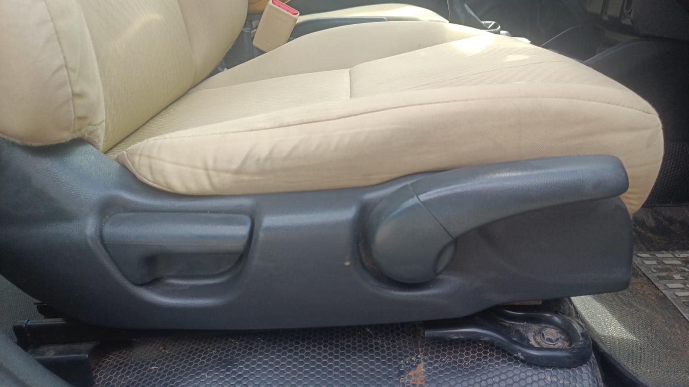 2015 Honda Jazz 1.5L I-DTEC S, Diesel, Manual, 1,38,105 km, Driver Side Adjustment Panel