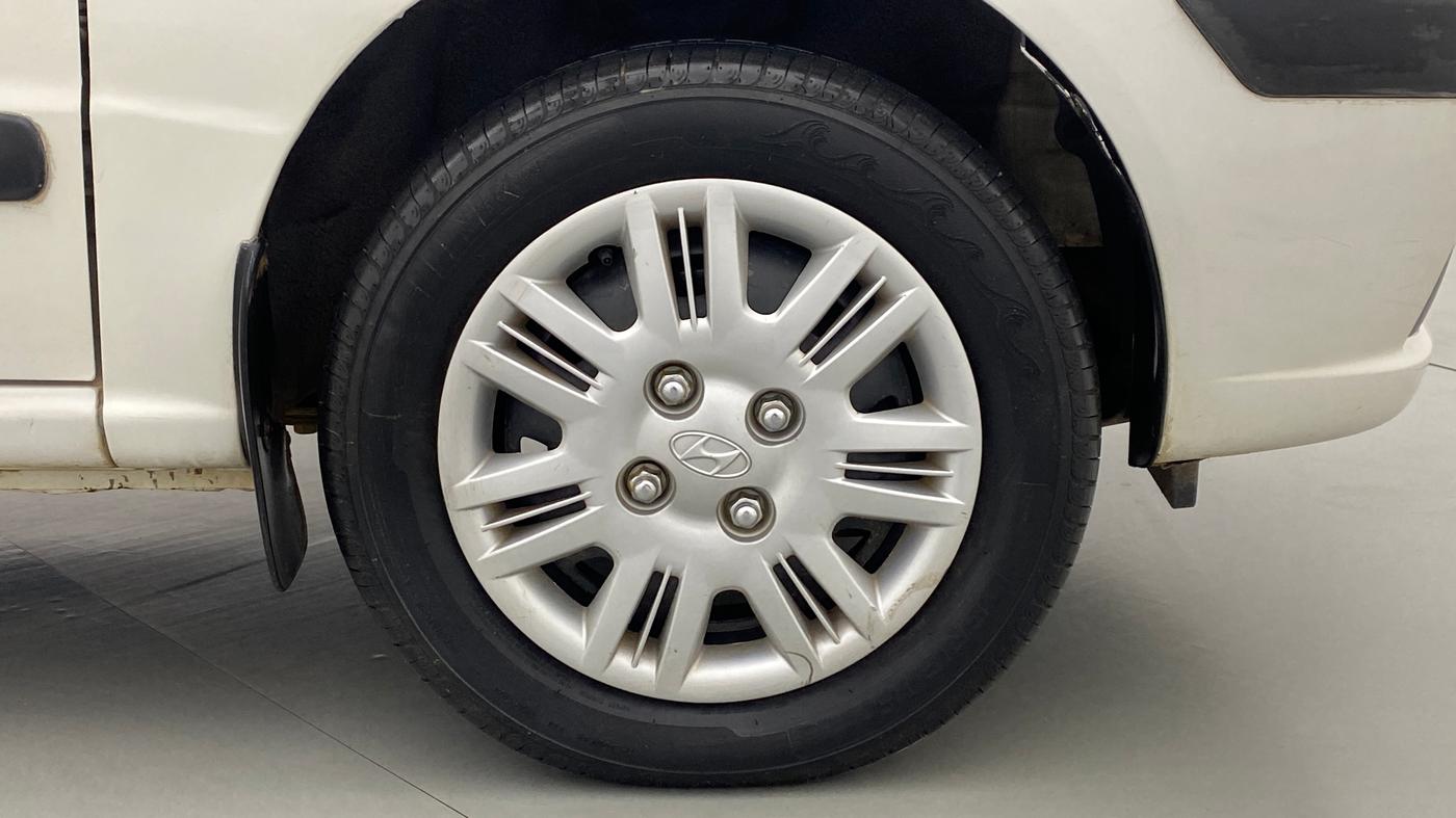 2014 Hyundai Santro Xing GLS, Petrol, Manual, 77,587 km, Right Front Wheel