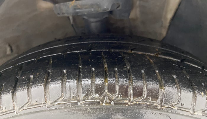 2018 Hyundai Verna 1.4 EX PETROL, Petrol, Manual, 95,933 km, Right Front Tyre Tread