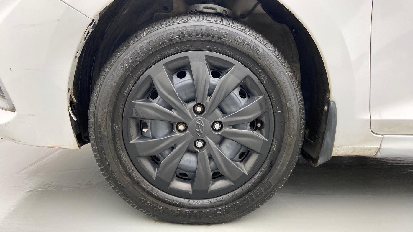 2018 Hyundai Verna 1.4 EX PETROL, Petrol, Manual, 95,933 km, Left Front Wheel