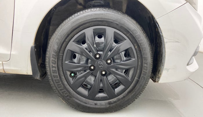 2018 Hyundai Verna 1.4 EX PETROL, Petrol, Manual, 95,933 km, Right Front Wheel