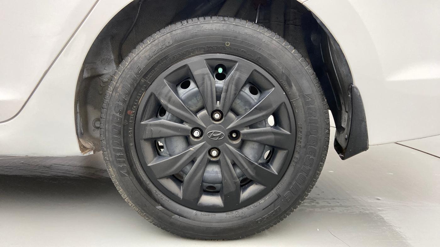 2018 Hyundai Verna 1.4 EX PETROL, Petrol, Manual, 95,933 km, Left Rear Wheel