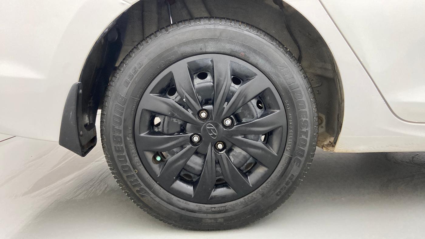 2018 Hyundai Verna 1.4 EX PETROL, Petrol, Manual, 95,933 km, Right Rear Wheel