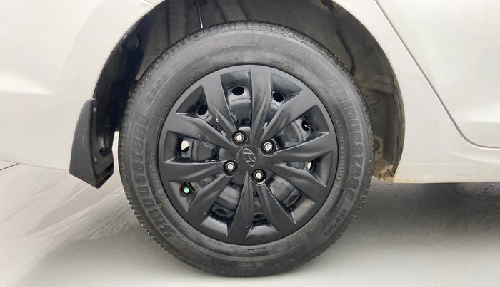 2018 Hyundai Verna 1.4 EX PETROL, Petrol, Manual, 95,933 km, Right Rear Wheel
