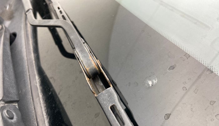 2018 Hyundai Verna 1.4 EX PETROL, Petrol, Manual, 95,933 km, Front windshield - Minor spot on windshield