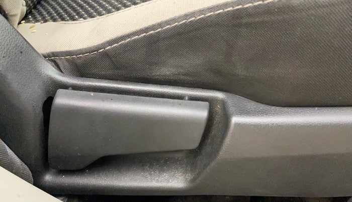 2020 Renault TRIBER RXZ AMT, Petrol, Automatic, 76,340 km, Driver Side Adjustment Panel