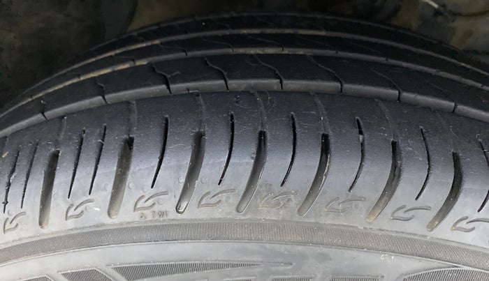 2020 Maruti Vitara Brezza VXI, Petrol, Manual, 26,095 km, Right Front Tyre Tread