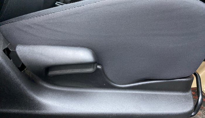 2020 Maruti Vitara Brezza VXI, Petrol, Manual, 26,095 km, Driver Side Adjustment Panel