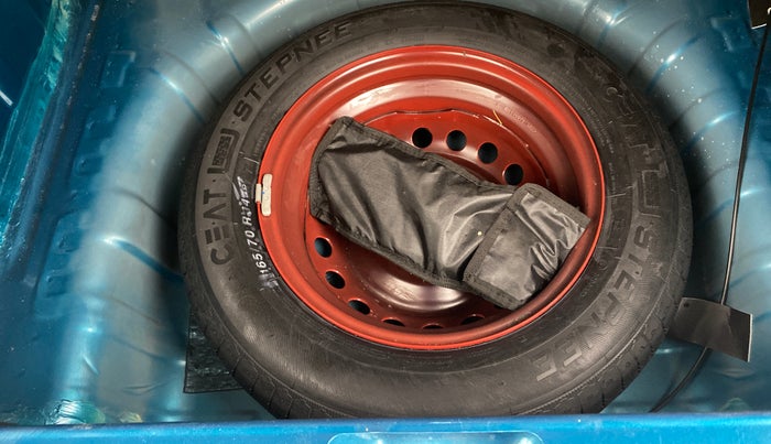 2024 Renault Kwid RXT 1.0 AMT, Petrol, Automatic, 1,756 km, Spare Tyre