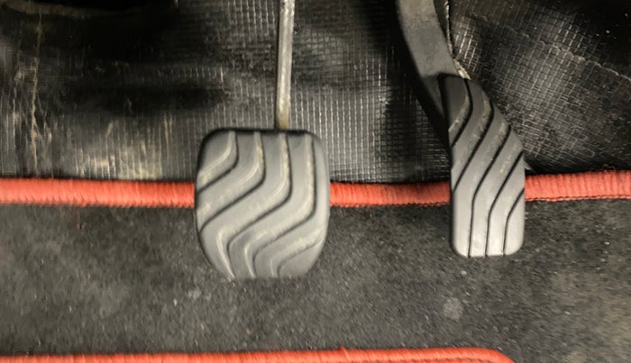 2024 Renault Kwid RXT 1.0 AMT, Petrol, Automatic, 1,756 km, Pedals