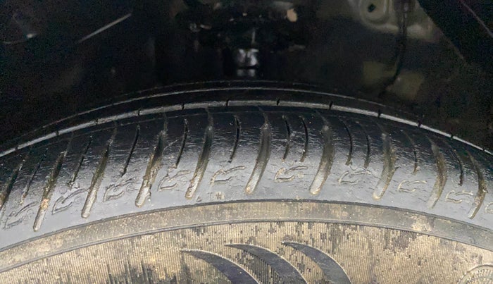 2021 KIA SONET HTX 1.5 AT, Diesel, Automatic, 34,261 km, Left Front Tyre Tread