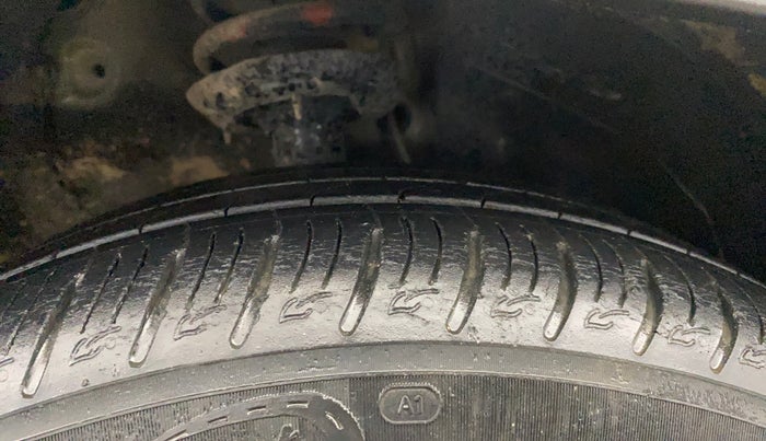 2021 KIA SONET HTX 1.5 AT, Diesel, Automatic, 34,261 km, Right Front Tyre Tread