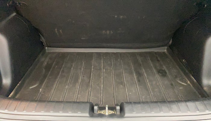 2021 KIA SONET HTX 1.5 AT, Diesel, Automatic, 34,261 km, Boot Inside