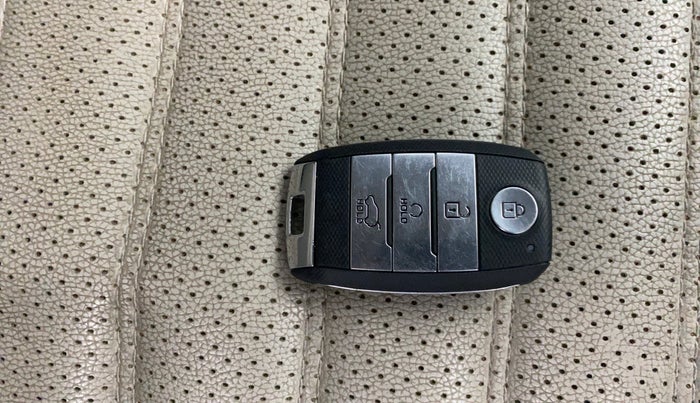 2021 KIA SONET HTX 1.5 AT, Diesel, Automatic, 34,261 km, Key Close Up