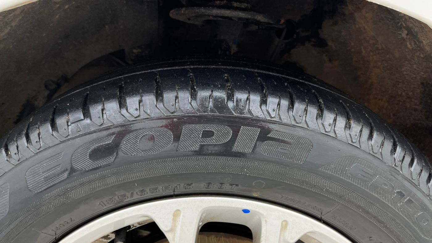 2023 Maruti Swift ZXI AMT, Petrol, Automatic, 33,532 km, Left Front Tyre Tread