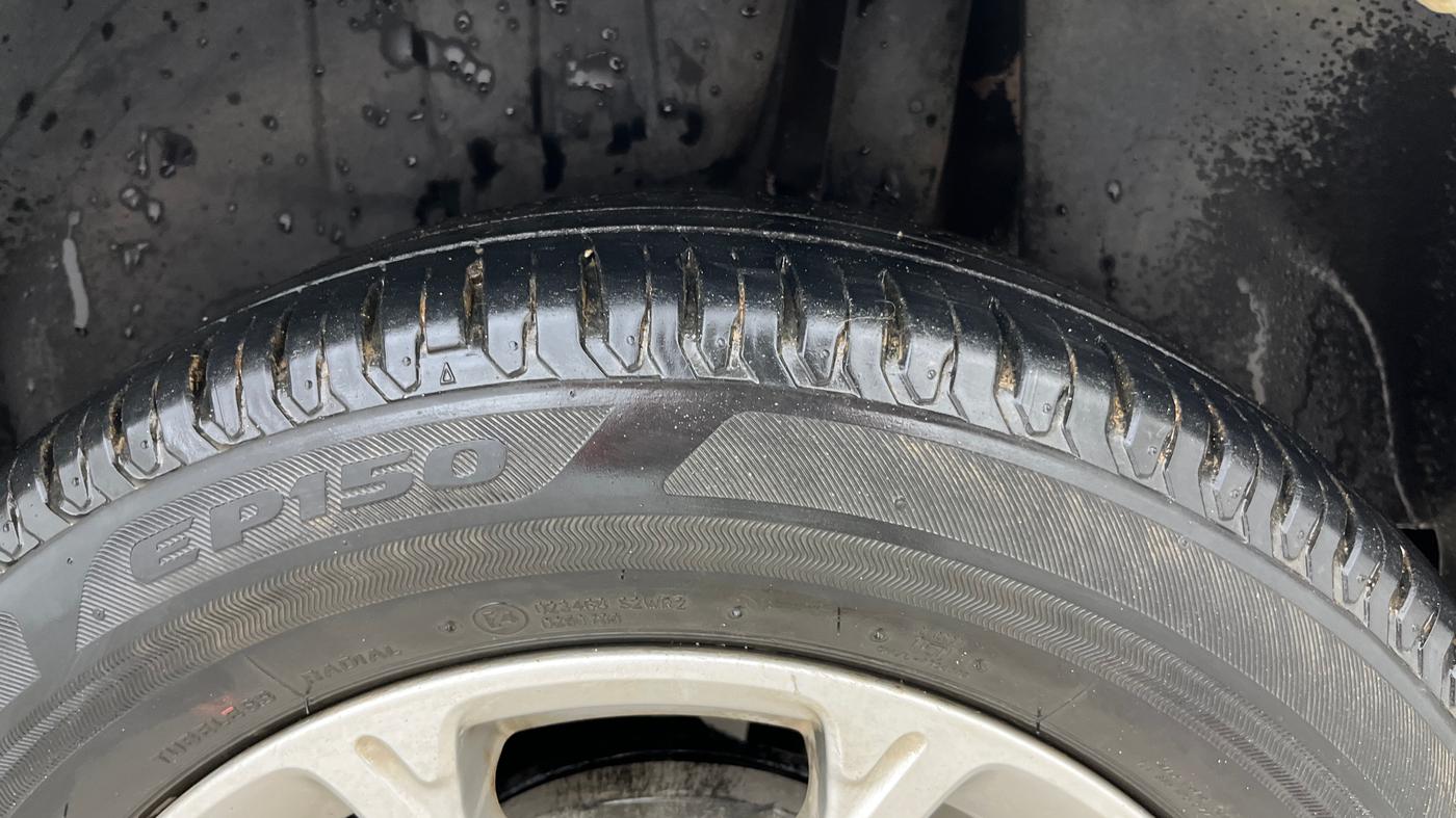2023 Maruti Swift ZXI AMT, Petrol, Automatic, 33,532 km, Left Rear Tyre Tread