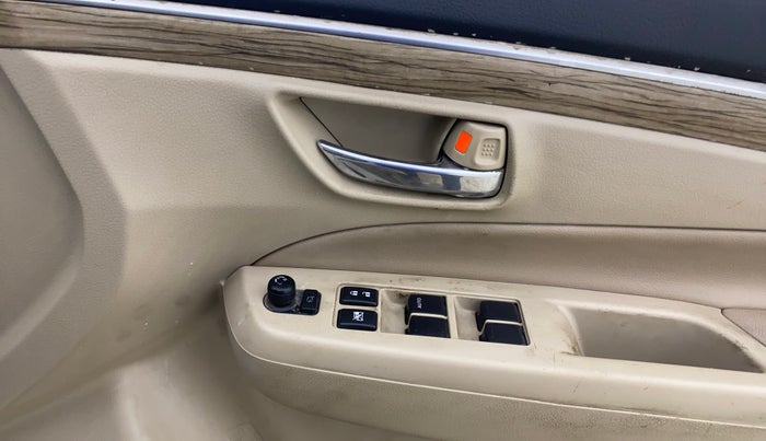 2020 Maruti Ciaz ALPHA 1.5 SHVS PETROL, CNG, Manual, 1,43,410 km, Driver Side Door Panels Control
