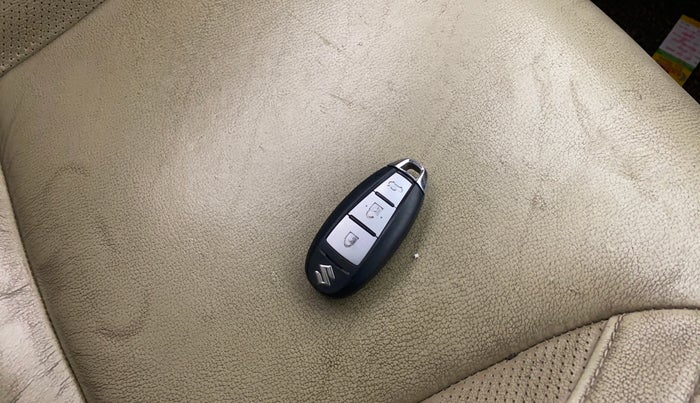 2020 Maruti Ciaz ALPHA 1.5 SHVS PETROL, CNG, Manual, 1,43,410 km, Key Close Up