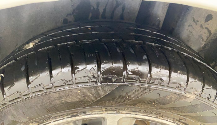 2020 Maruti Ciaz ALPHA 1.5 SHVS PETROL, CNG, Manual, 1,43,410 km, Left Rear Tyre Tread