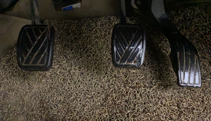 2020 Maruti Ciaz ALPHA 1.5 SHVS PETROL, CNG, Manual, 1,43,410 km, Pedals