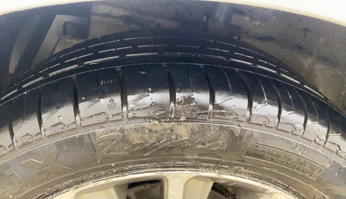 2020 Maruti Ciaz ALPHA 1.5 SHVS PETROL, CNG, Manual, 1,43,410 km, Left Front Tyre Tread